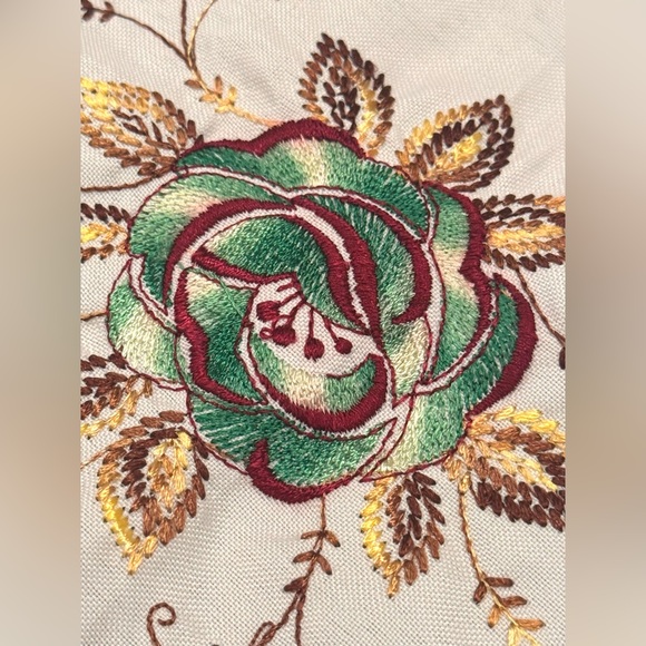 VTG Floral Embroidered Tablecloth 70’s 80’s golds, tans and greens 55 x 58” - Picture 5 of 10